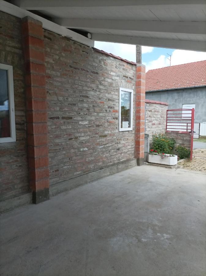 Arena Nikic Hotel Osijek Exterior photo